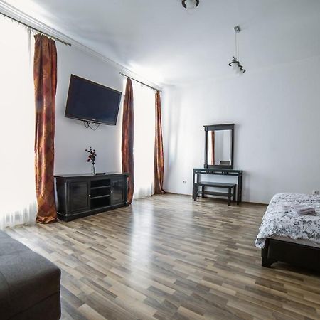 Central Studio Bnb Brasov Ngoại thất bức ảnh