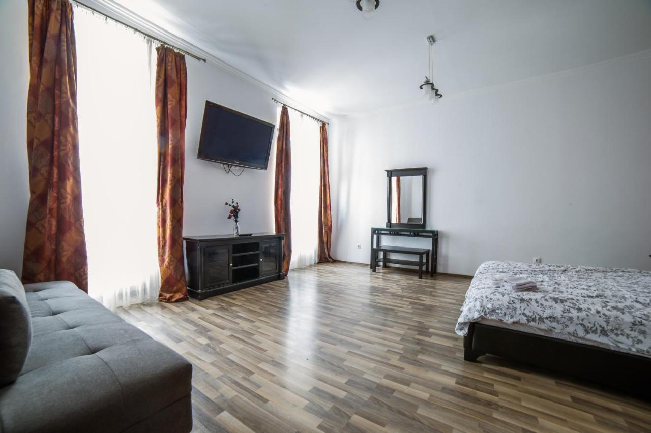 Central Studio Bnb Brasov Ngoại thất bức ảnh